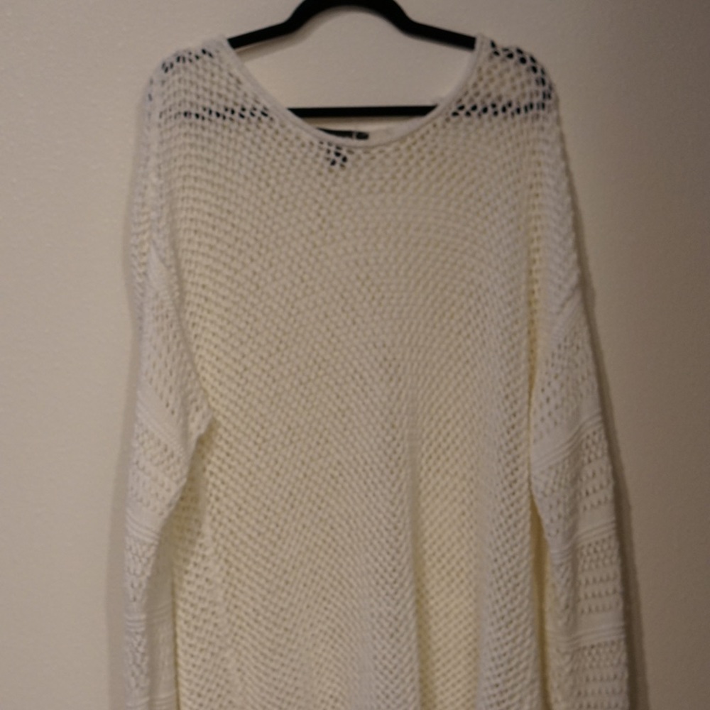 FOREVER 21 PLUS SIZE SWEATER